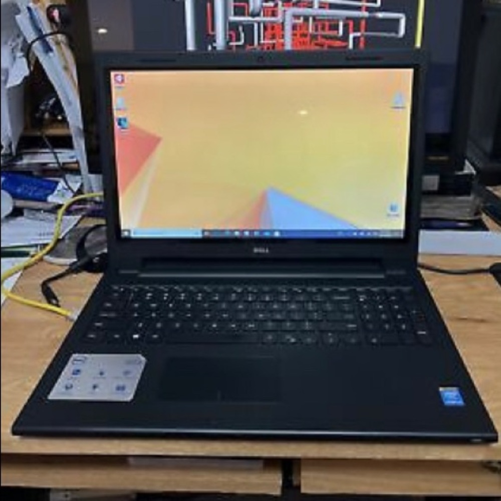 15.6” Dell Inspirion 15 3000 series Touchscreen Laptop